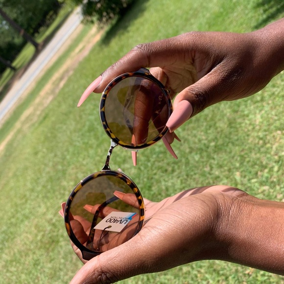 Accessories - Sunglasses